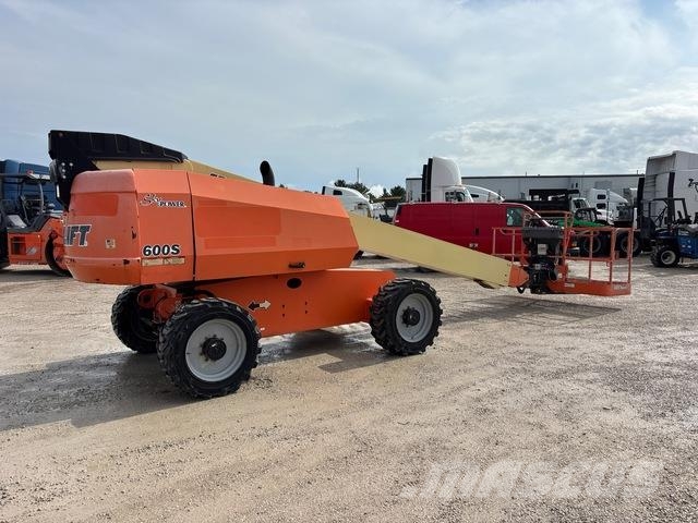 JLG 600S Teleskopbühnen