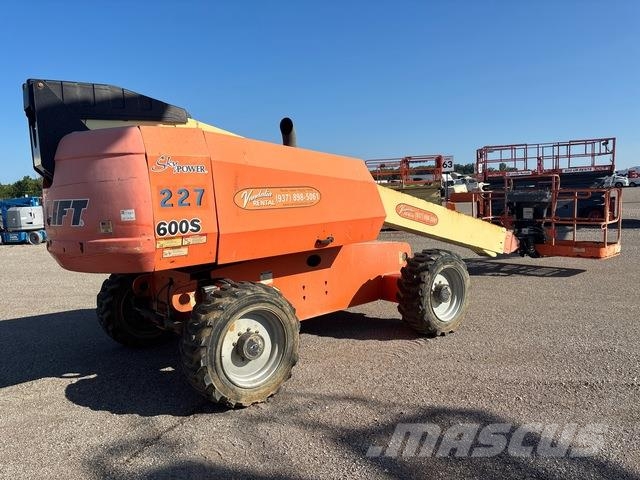 JLG 600S Teleskopické plošiny