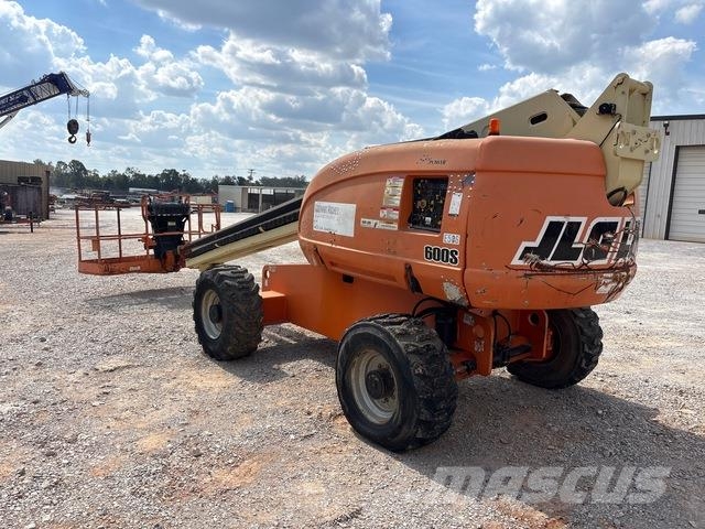 JLG 600S Telescopic boom lifts