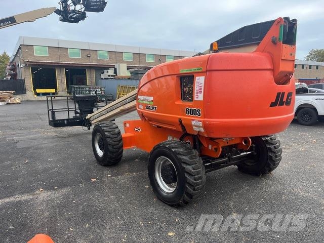 JLG 600S Teleskopske podizne platforme