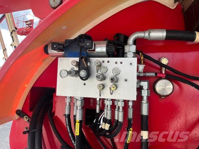 JLG 860SJ Gelenkteleskoparbeitsbühnen