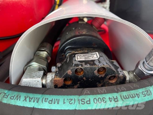 JLG 860SJ Gelenkteleskoparbeitsbühnen