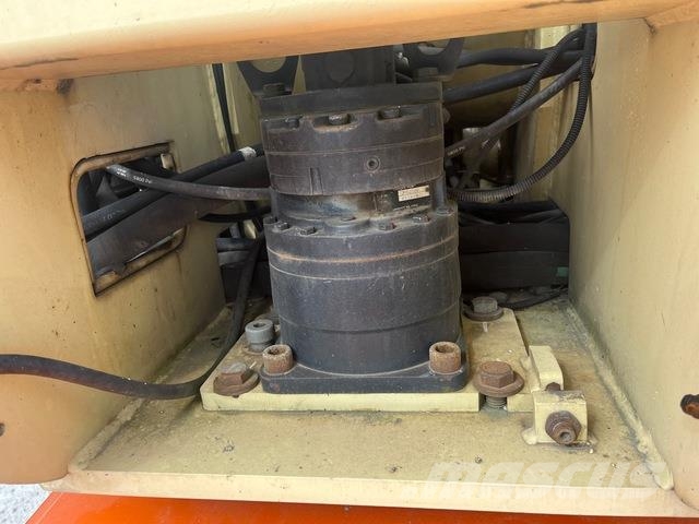 JLG 860SJ Gelenkteleskoparbeitsbühnen
