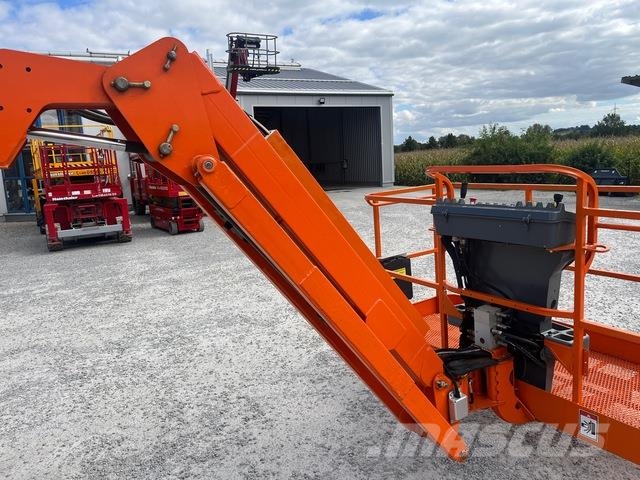 JLG 860SJ Gelenkteleskoparbeitsbühnen