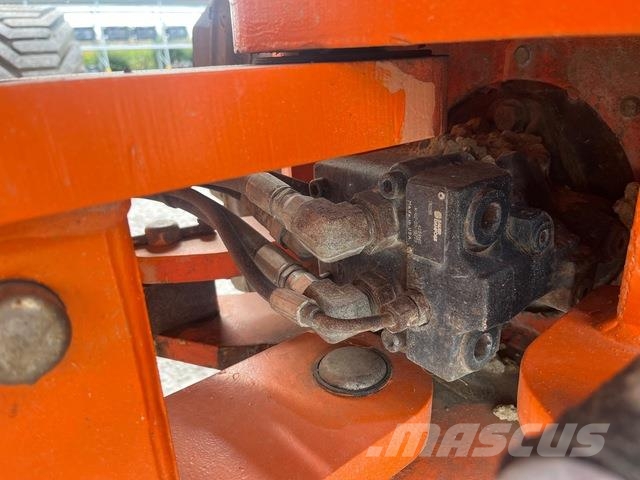 JLG 860SJ Gelenkteleskoparbeitsbühnen