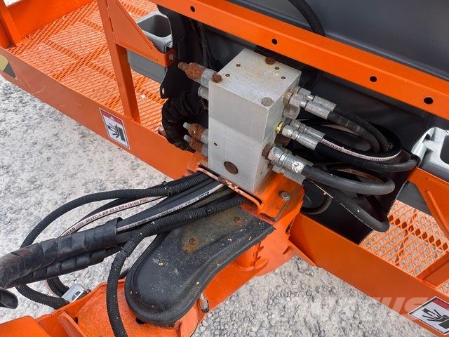 JLG 860SJ Gelenkteleskoparbeitsbühnen