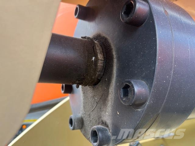 JLG 860SJ Gelenkteleskoparbeitsbühnen