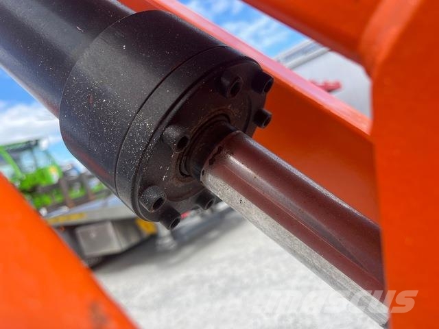 JLG 860SJ Gelenkteleskoparbeitsbühnen