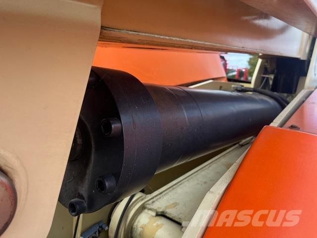 JLG 860SJ Gelenkteleskoparbeitsbühnen