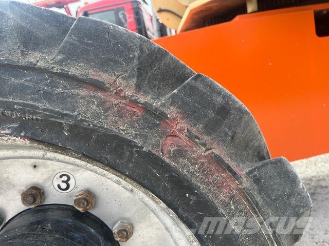 JLG 860SJ Gelenkteleskoparbeitsbühnen