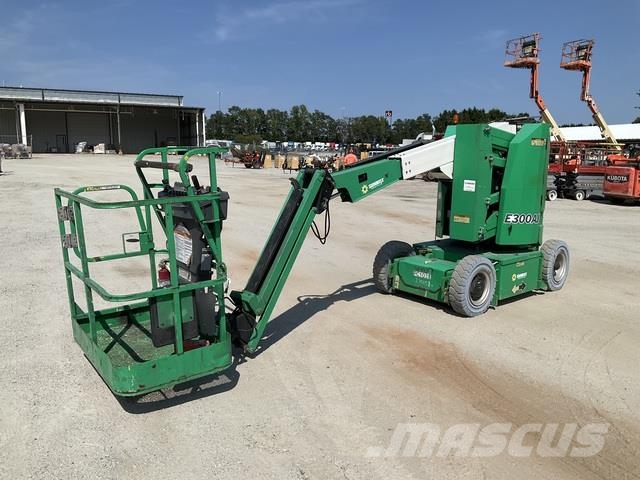 JLG E300AJ 曲臂高空作業車