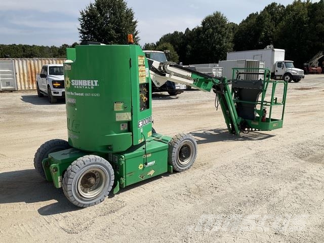 JLG E300AJ Съчленени стрелови подемници