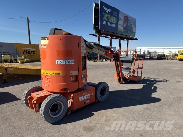 JLG E300AJ Съчленени стрелови подемници
