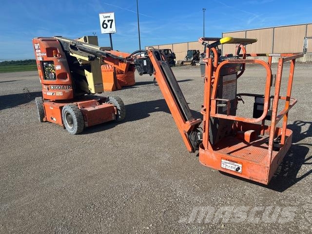 JLG E300AJP 曲臂高空作業車