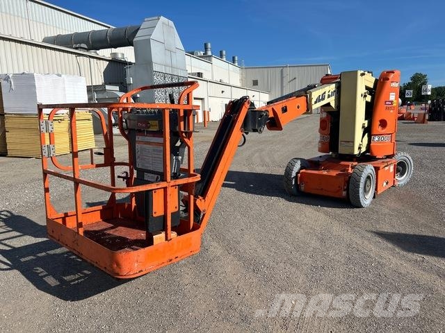 JLG E300AJP Leddede bomlifter