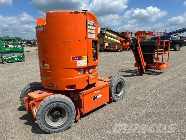 JLG E300AJP Nacele cu brat articulat