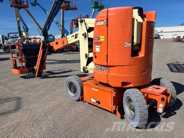 JLG E300AJP Strēles pacēlāji