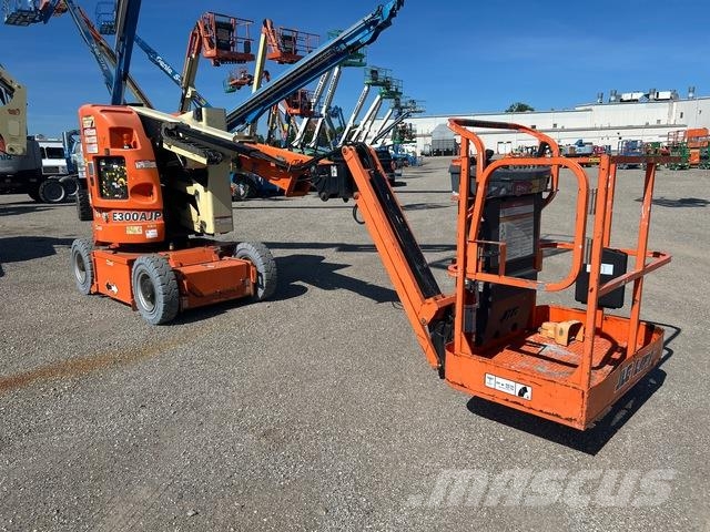 JLG E300AJP Strēles pacēlāji