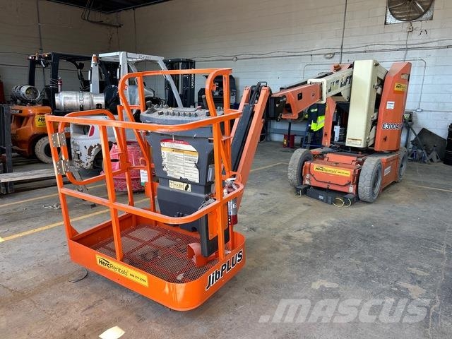 JLG E300AJP Kuukulkijat