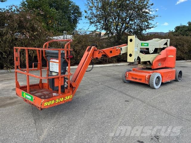 JLG E400AJPN Iseliikuvad poomtõstukid