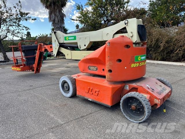 JLG E400AJPN Articulated boom lifts