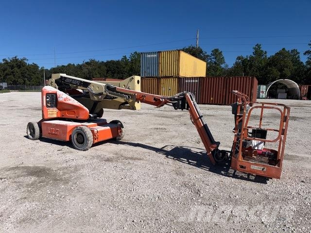 JLG E400AJPN Knikarmhoogwerkers