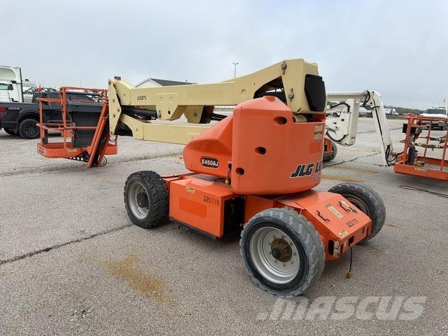 JLG E450AJ Bomliftar