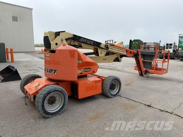 JLG E450AJ Bomliftar