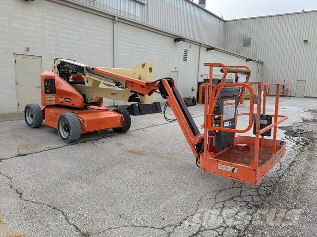 JLG E450AJ Bomliftar