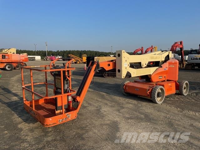 JLG E450AJ 曲臂高空作業車