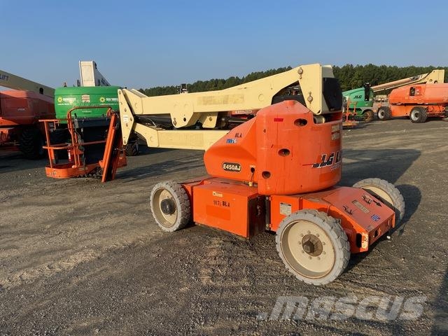 JLG E450AJ Zglobne dvižne ploščadi