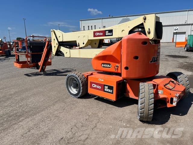 JLG E450AJ Piattaforme a braccio articolato