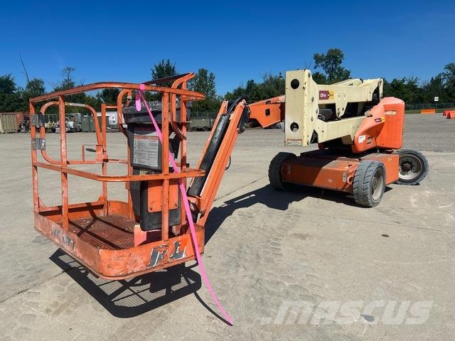 JLG E450AJ Articulated boom lifts