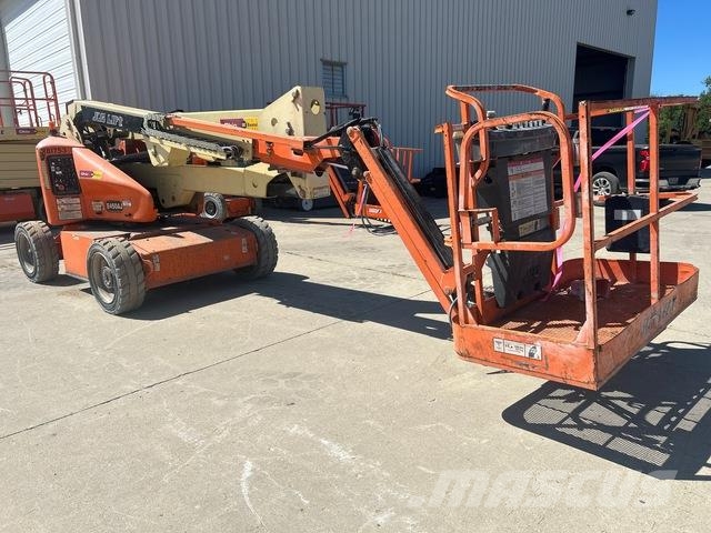 JLG E450AJ Articulated boom lifts