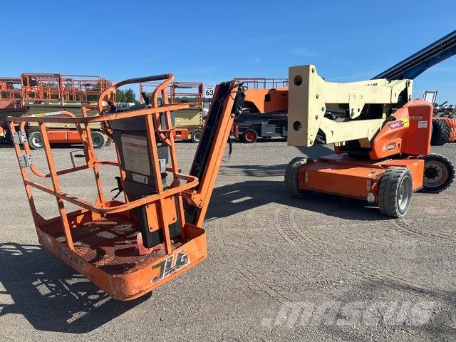 JLG E450AJ 曲臂高空作業車