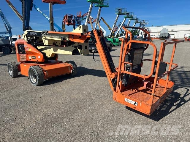 JLG E450AJ 曲臂高空作業車
