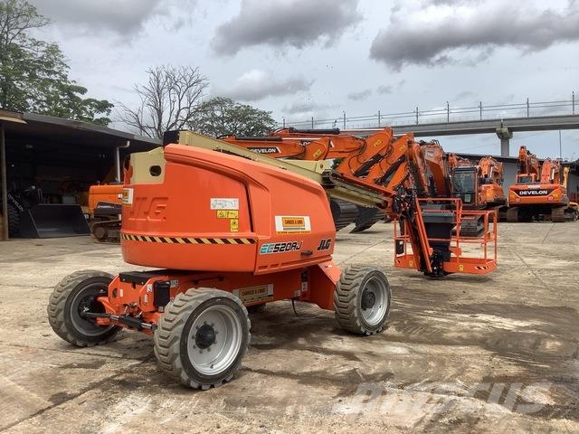 JLG EC520AJ Bomliftar