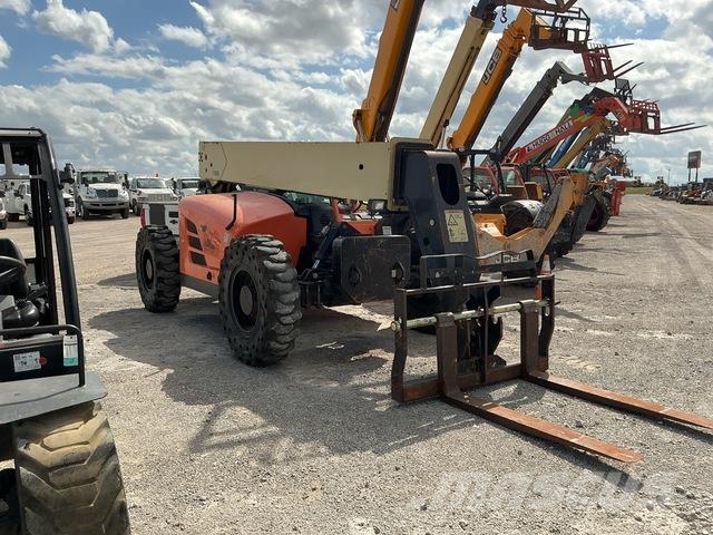 JLG G9-43A 伸縮臂操作車
