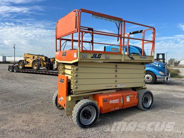 JLG M4069 رافعات مقصية الشكل