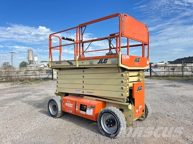 JLG M4069 Ollós emelők