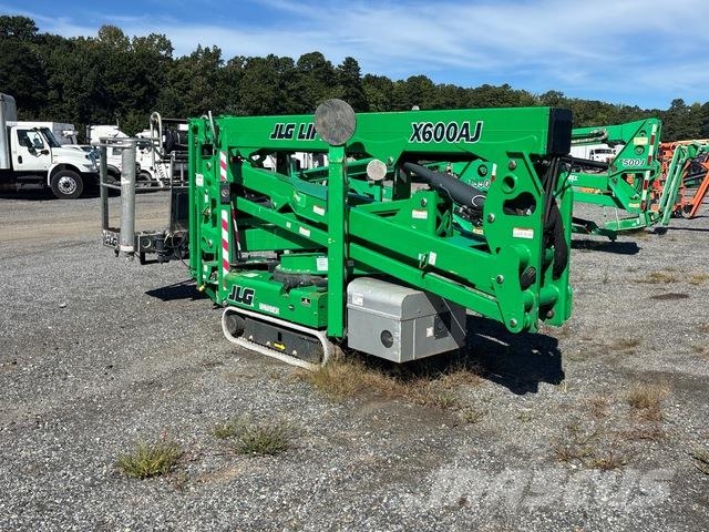 JLG X600AJ Kuukulkijat