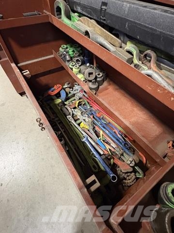 Job Site Box w/ Quantity of Industrial Wrenches Építőipar - Egyebek