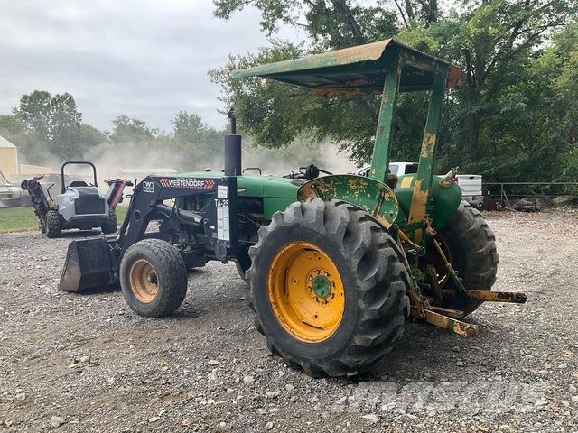 John Deere  جرارات مدمجة
