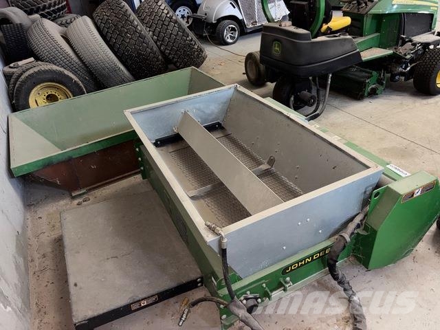 John Deere 100 Top Dresser Flüssigdüngerstreuer