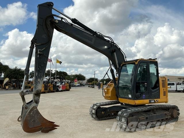 John Deere 135 P-Tier Gravemaskiner på larvebånd