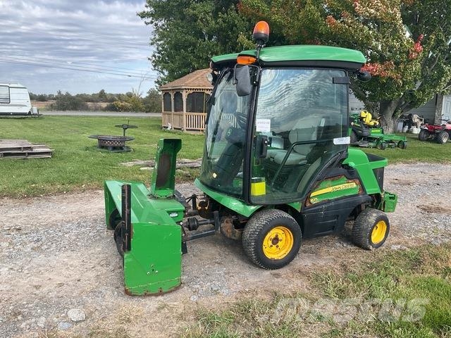 John Deere 1575 小型拖拉机