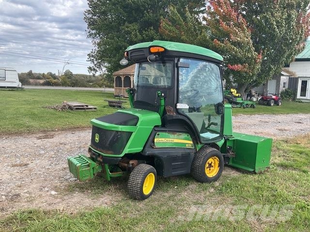 John Deere 1575 小型拖拉机