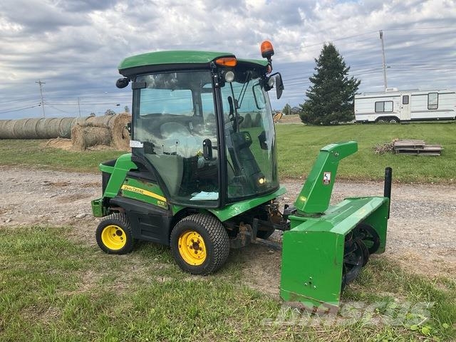 John Deere 1575 小型拖拉机
