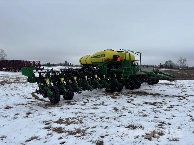 John Deere 1775NT 16-30 Sadiace stroje