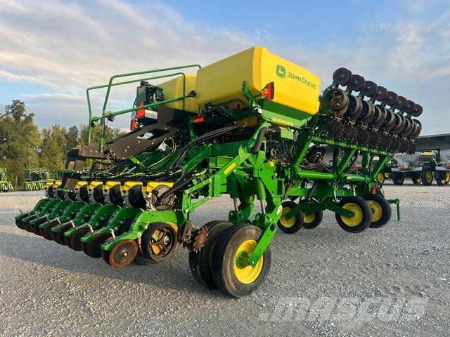 John Deere 1795 Sadilice
